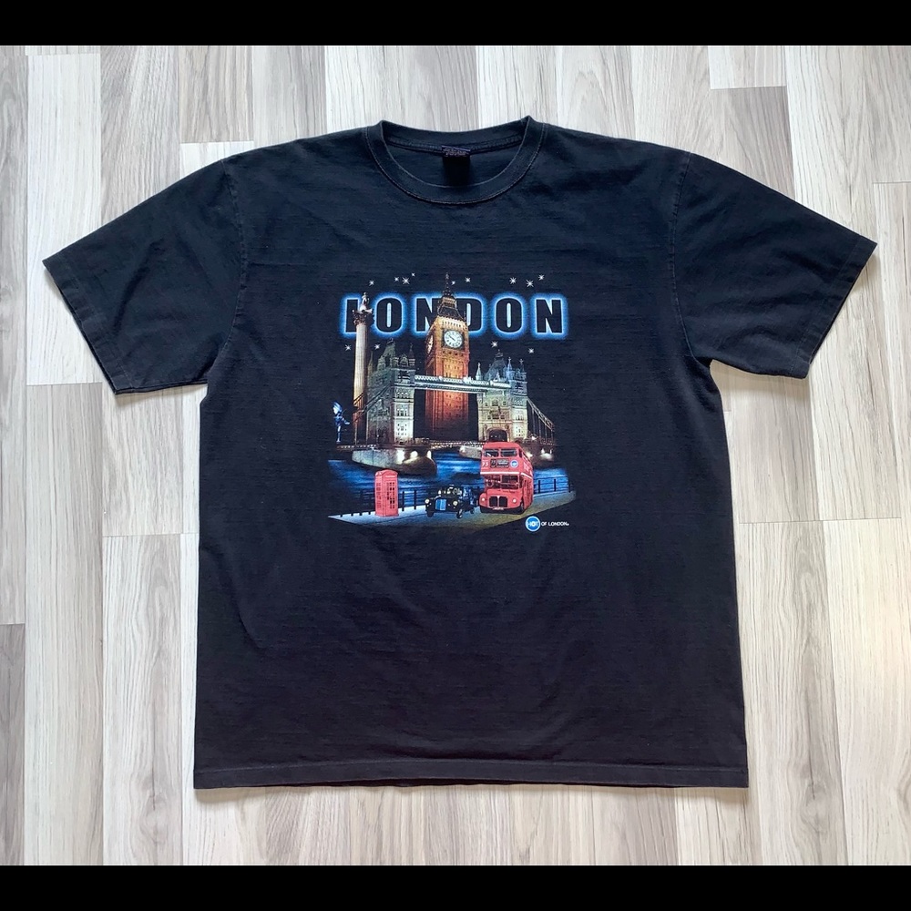 Vintage HOT of London Big Ben Graphic T-shirt. Nice Faded Black. Size 2XL.
